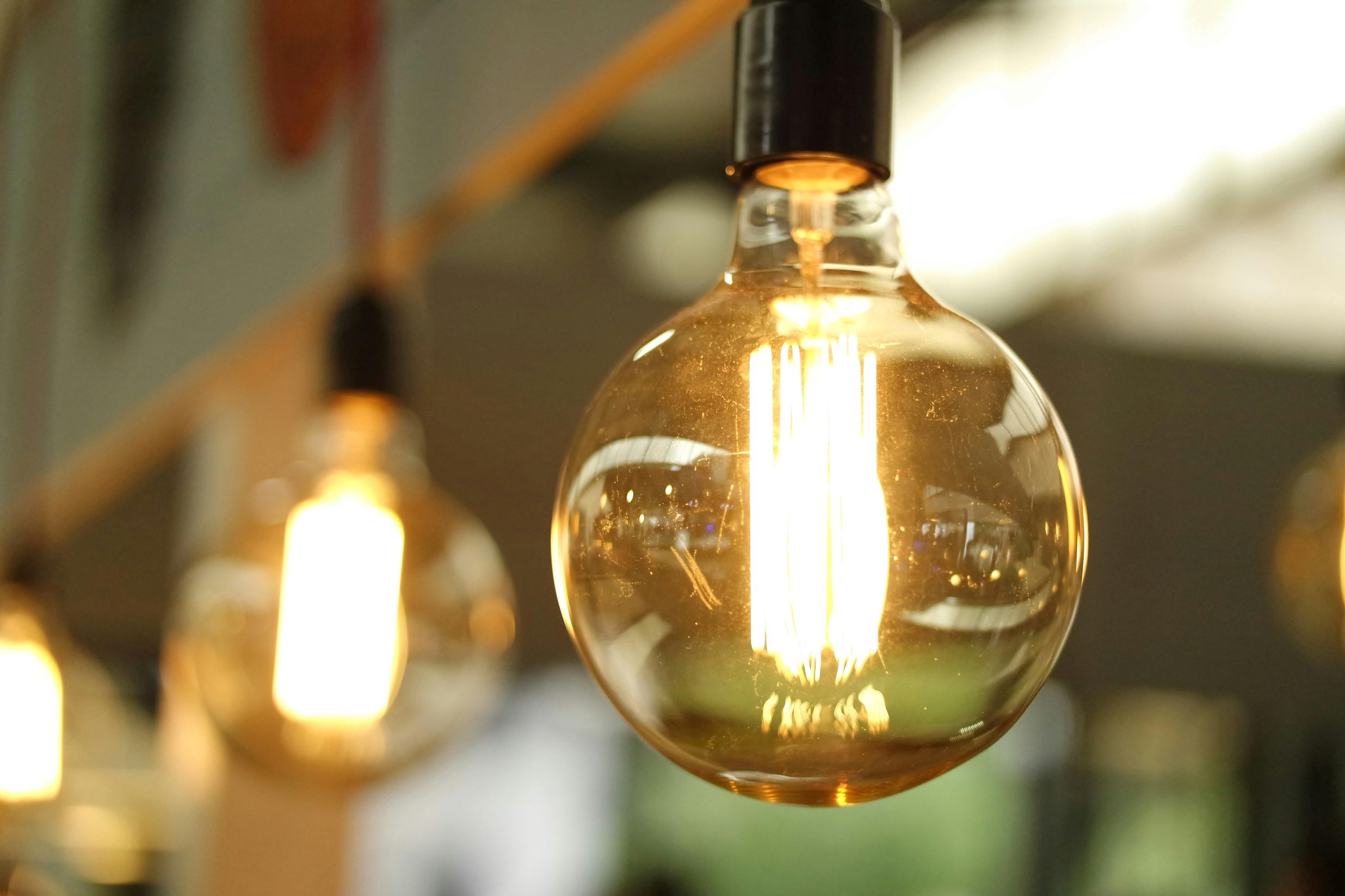 Energia elektryczna dla firm – jak wybrać najlepsze rozwiązanie?